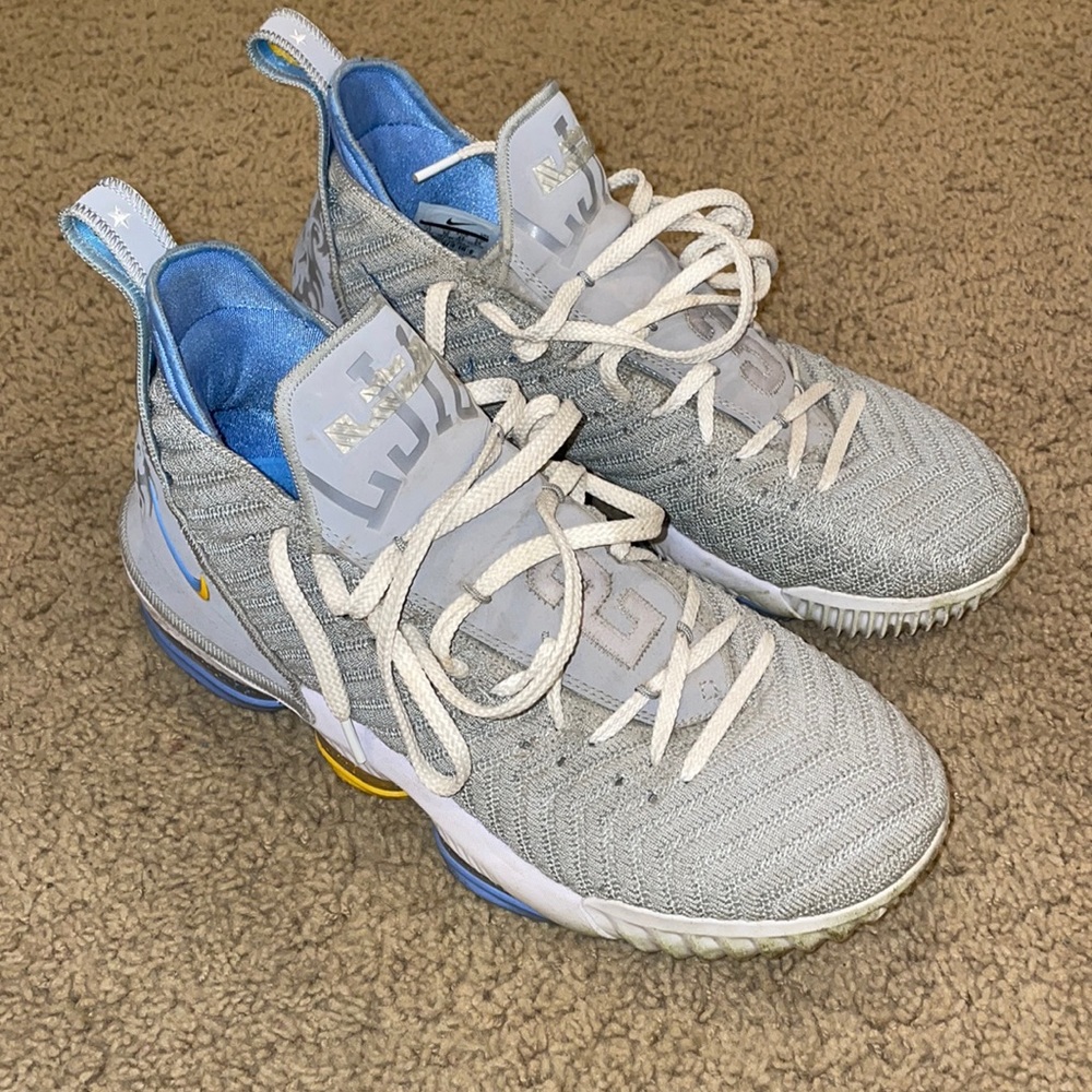 Mens Nike Lebron 16s- Size 11